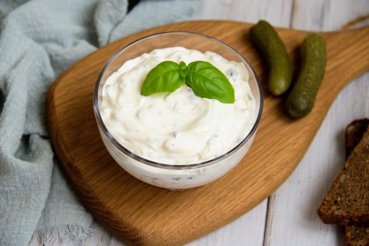 Соус Тартар с каперсами и солеными огурцами Соус Тартар с каперсами и солеными огурцами