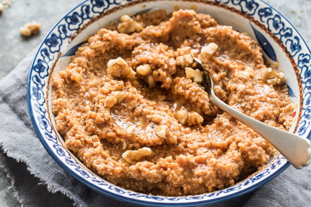 Мухаммара с чесноком и кунжутом Мухаммара с чесноком и кунжутом