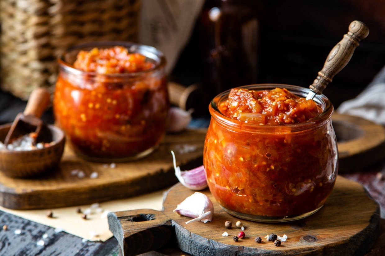 Икра из баклажанов с помидорами Икра из баклажанов с помидорами