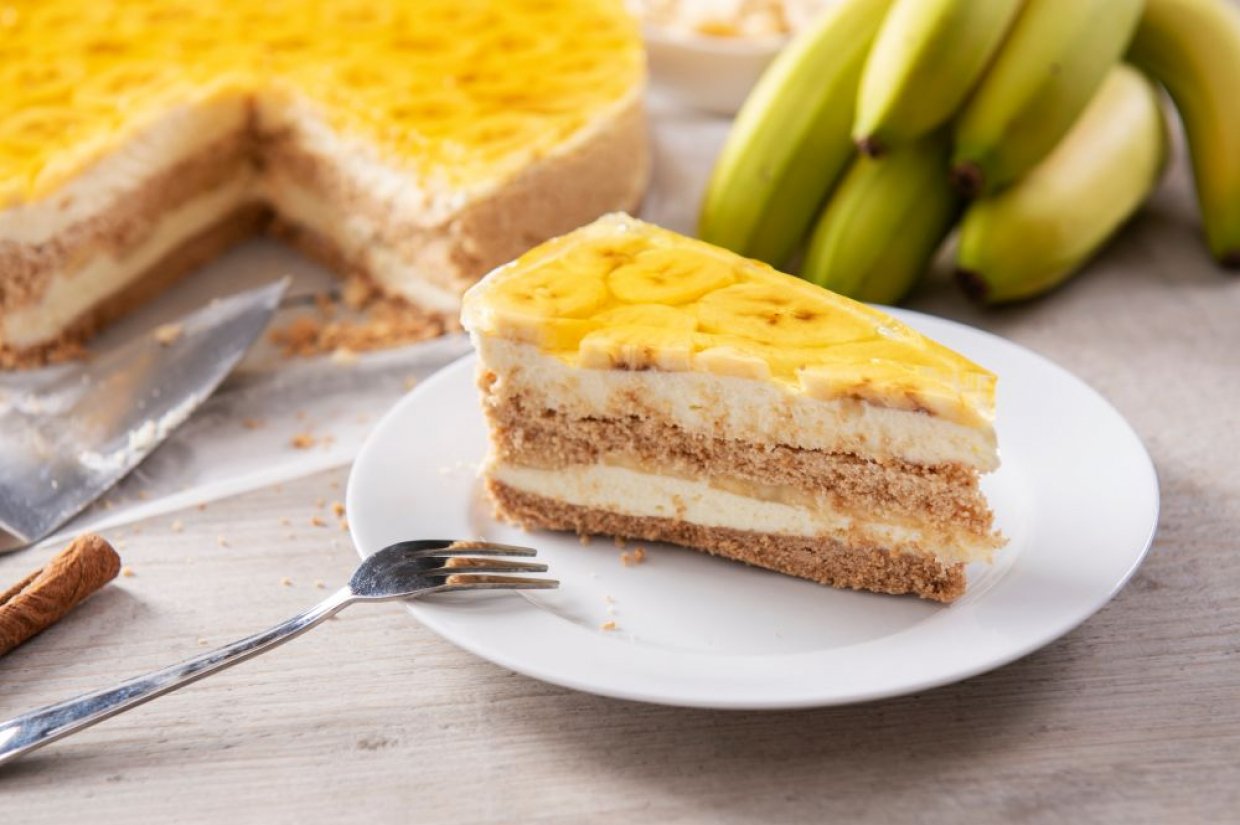 Банановый торт с творожным кремом и желе Банановый торт с творожным кремом и желе