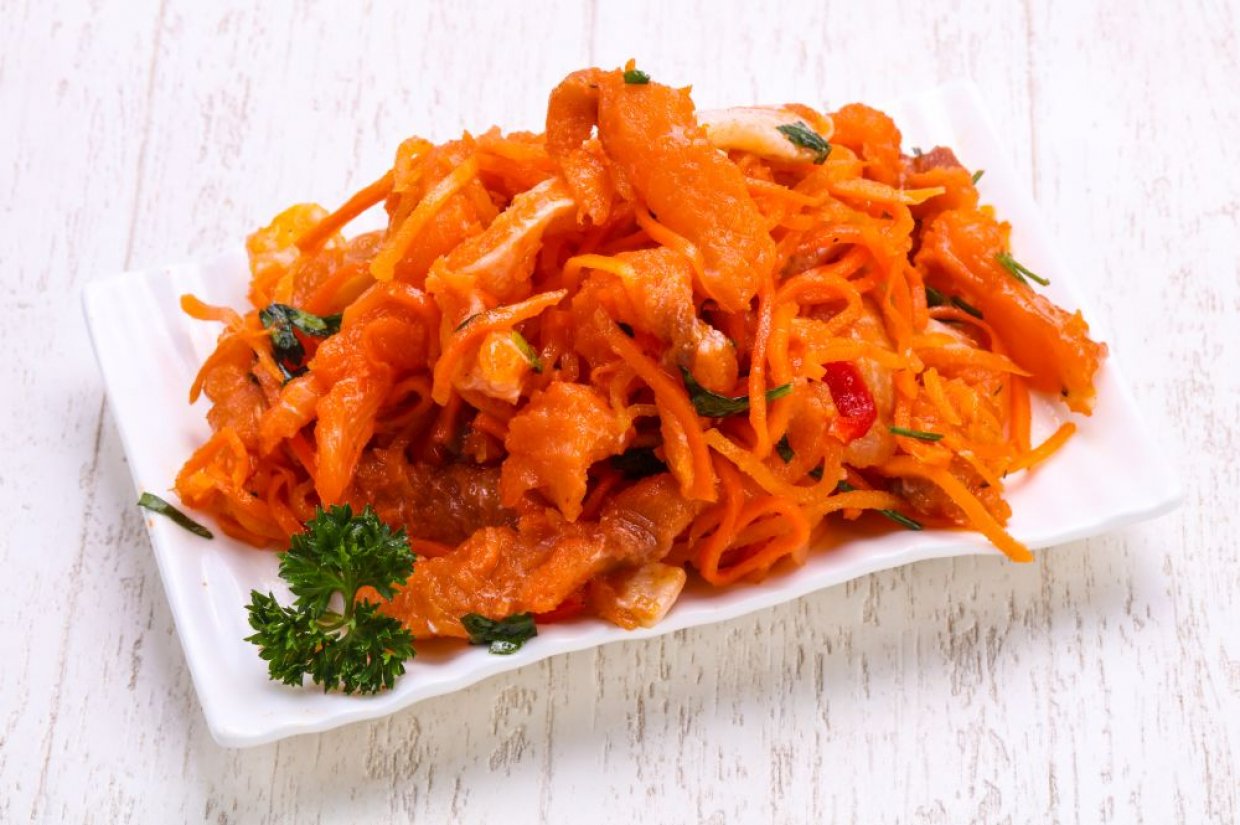 Салат из корейской моркови и семги Салат из корейской моркови и семги