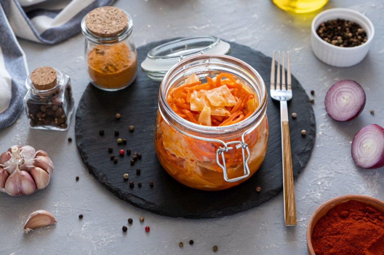 Салат из корейской моркови и белокочанной капусты Салат из корейской моркови и белокочанной капусты