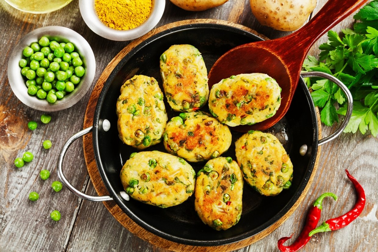 Картофельные драники с зеленым горошком Картофельные драники с зеленым горошком