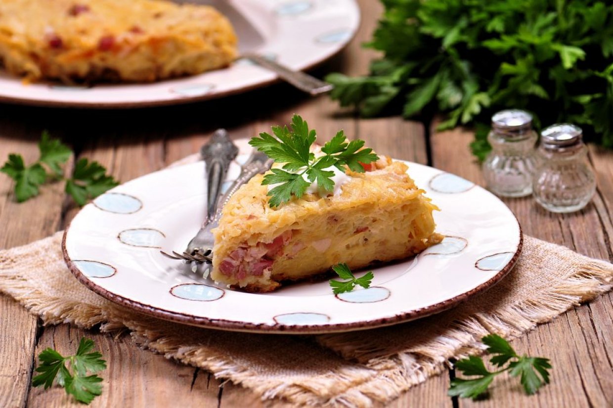 Картофельная запеканка с беконом и сыром в мультиварке Картофельная запеканка с беконом и сыром в мультиварке