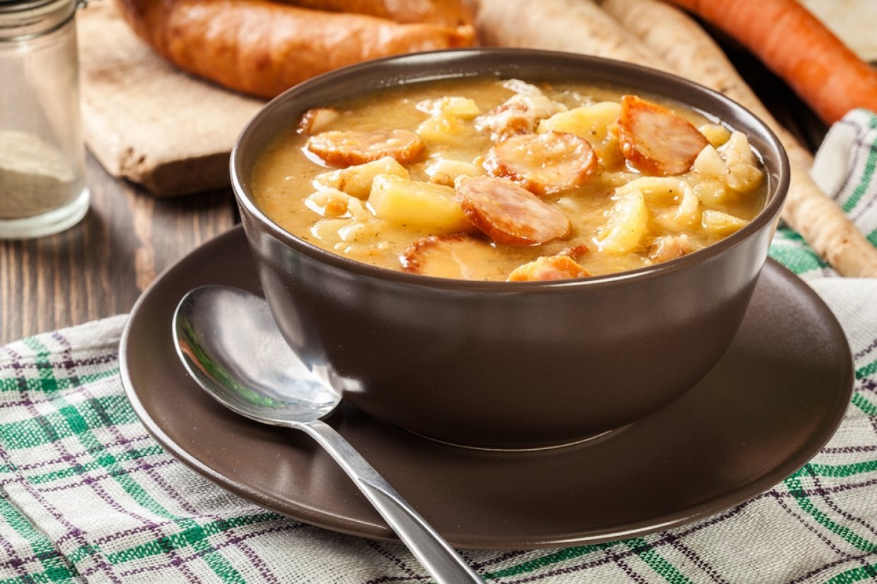 Гороховый суп с сосисками и картофелем Гороховый суп с сосисками и картофелем
