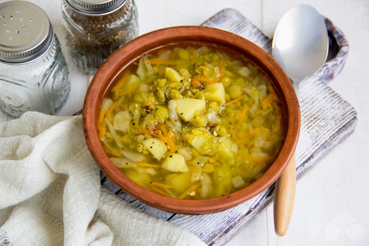 Гороховый суп с капустой