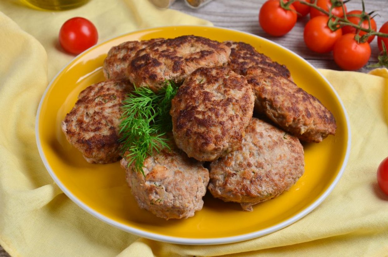 Котлеты из говядины и курицы Котлеты из говядины и курицы