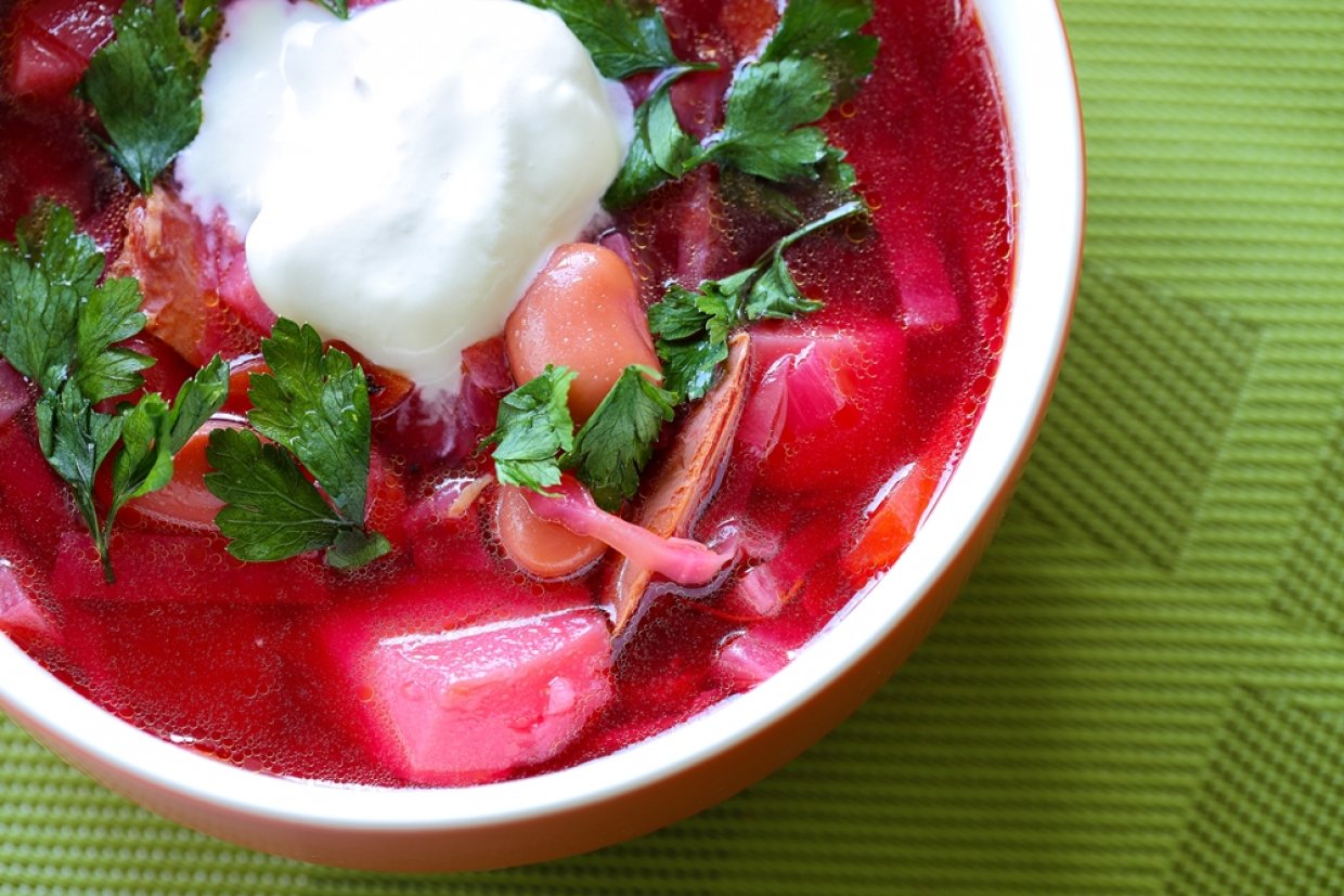Борщ с краснокочанной капустой и фиолетовым луком Борщ с краснокочанной капустой и фиолетовым луком