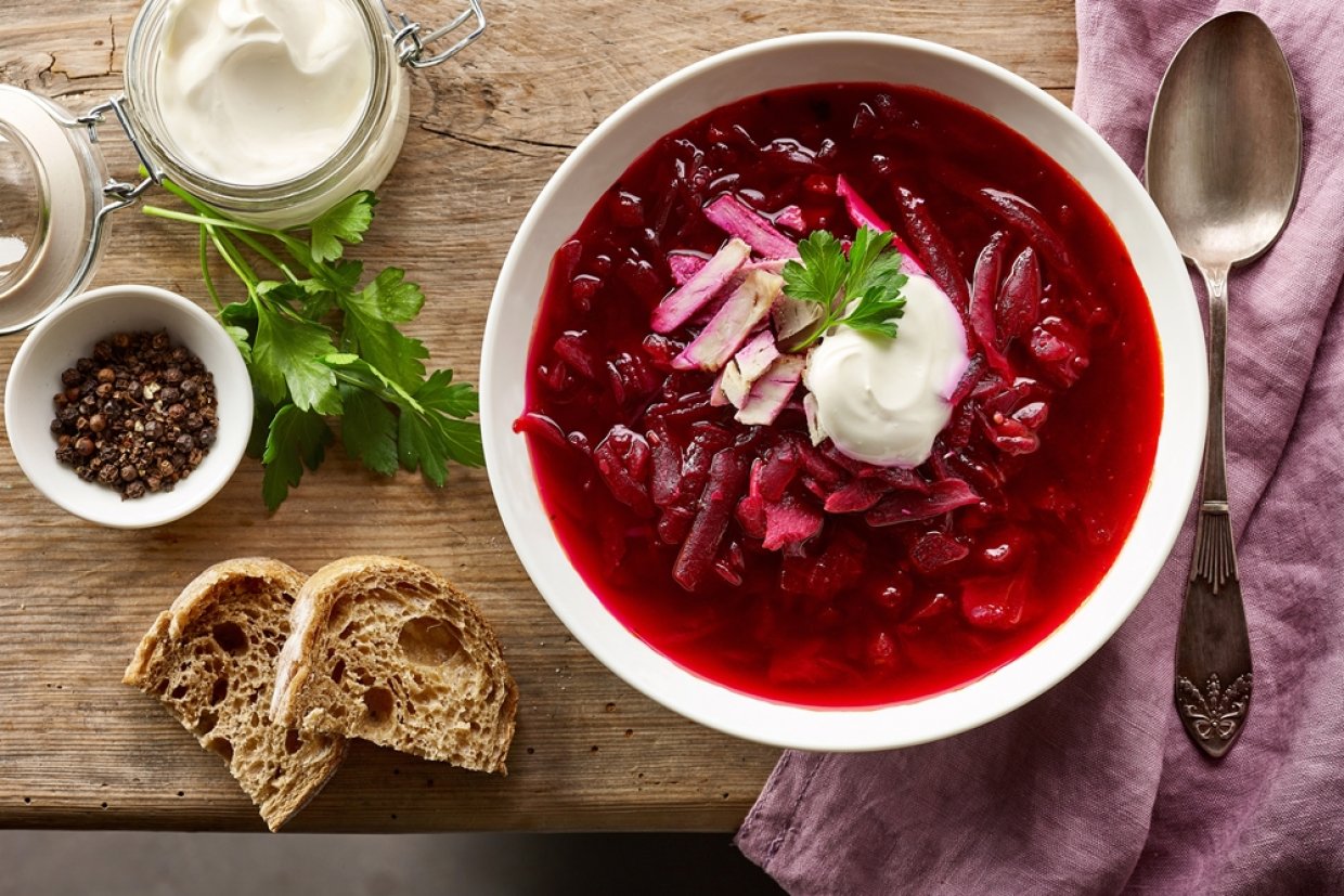 Борщ с пекинской капустой на курином бульоне Борщ с пекинской капустой на курином бульоне