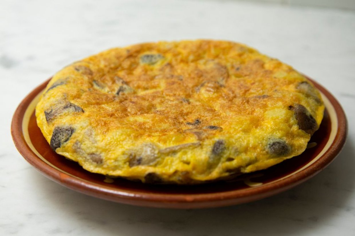 Омлет с картошкой, грибами и луком в духовке Омлет с картошкой, грибами и луком в духовке