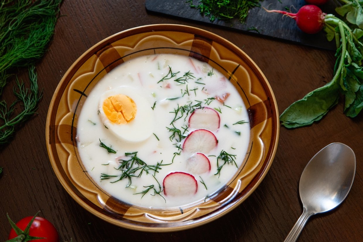 Окрошка с яйцом и копченой курицей Окрошка с яйцом и копченой курицей