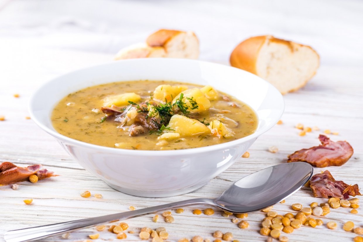 Гороховый суп с копченым мясом в мультиварке