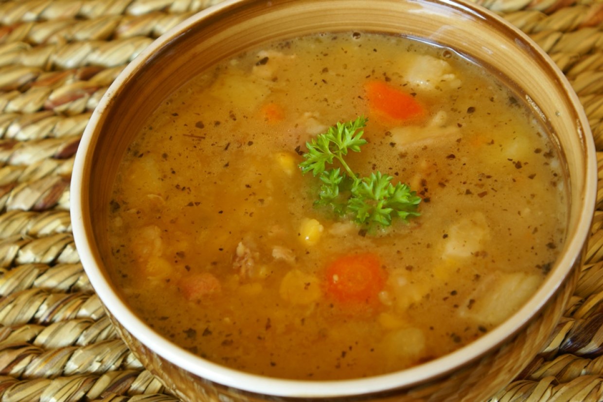 Классический гороховый суп с курицей Классический гороховый суп с курицей