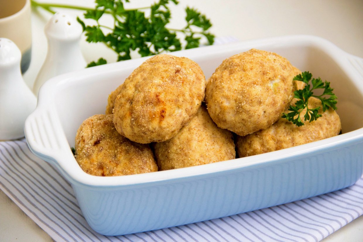 Куриные котлеты в сухарях в духовке Куриные котлеты в сухарях в духовке