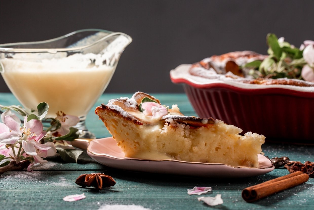 Творожная запеканка с яблоками и манкой Творожная запеканка с яблоками и манкой