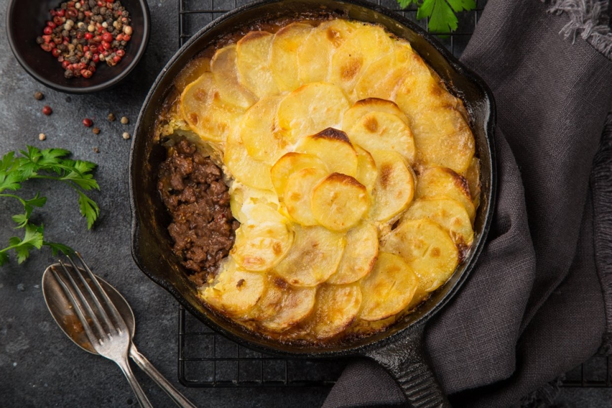 Картофельная запеканка с фаршем и луком Картофельная запеканка с фаршем и луком