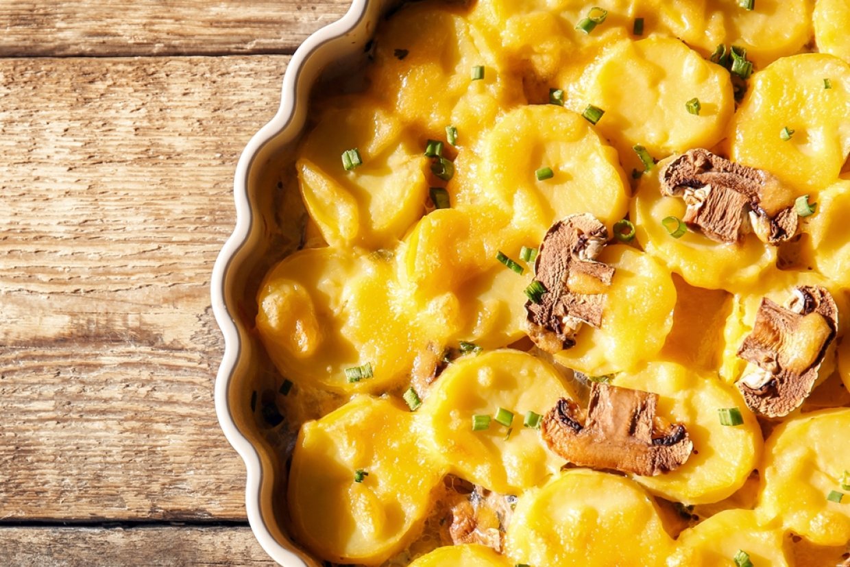 Картофельная запеканка с курицей, грибами и сыром Картофельная запеканка с курицей, грибами и сыром