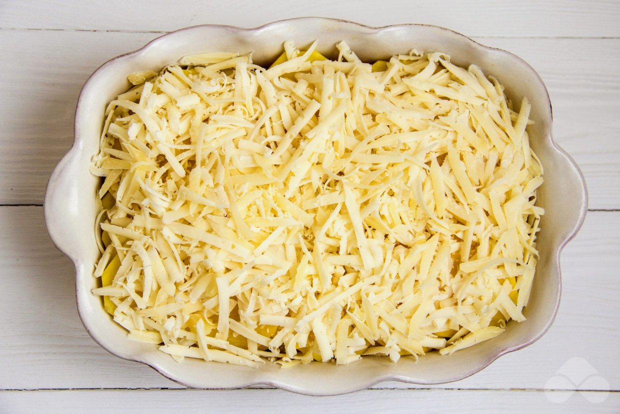 Картофельная запеканка с курицей и сливками – фото приготовления рецепта, шаг 3