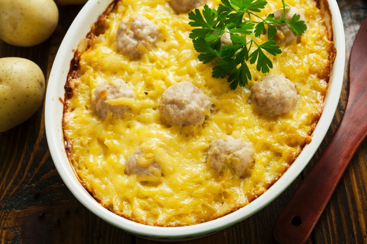 Картофельная запеканка с куриными фрикадельками Картофельная запеканка с куриными фрикадельками