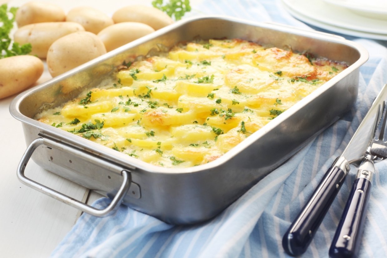 Картофельная запеканка из молодой картошки Картофельная запеканка из молодой картошки