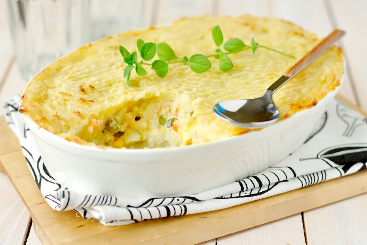 Картофельная запеканка с рыбой и овощами Картофельная запеканка с рыбой и овощами