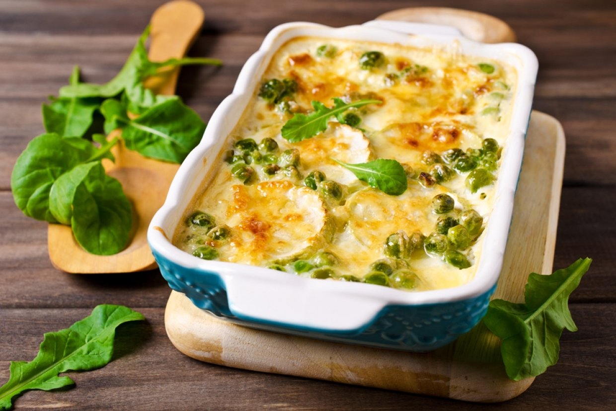 Картофельная запеканка с кабачками и зеленым горошком Картофельная запеканка с кабачками и зеленым горошком