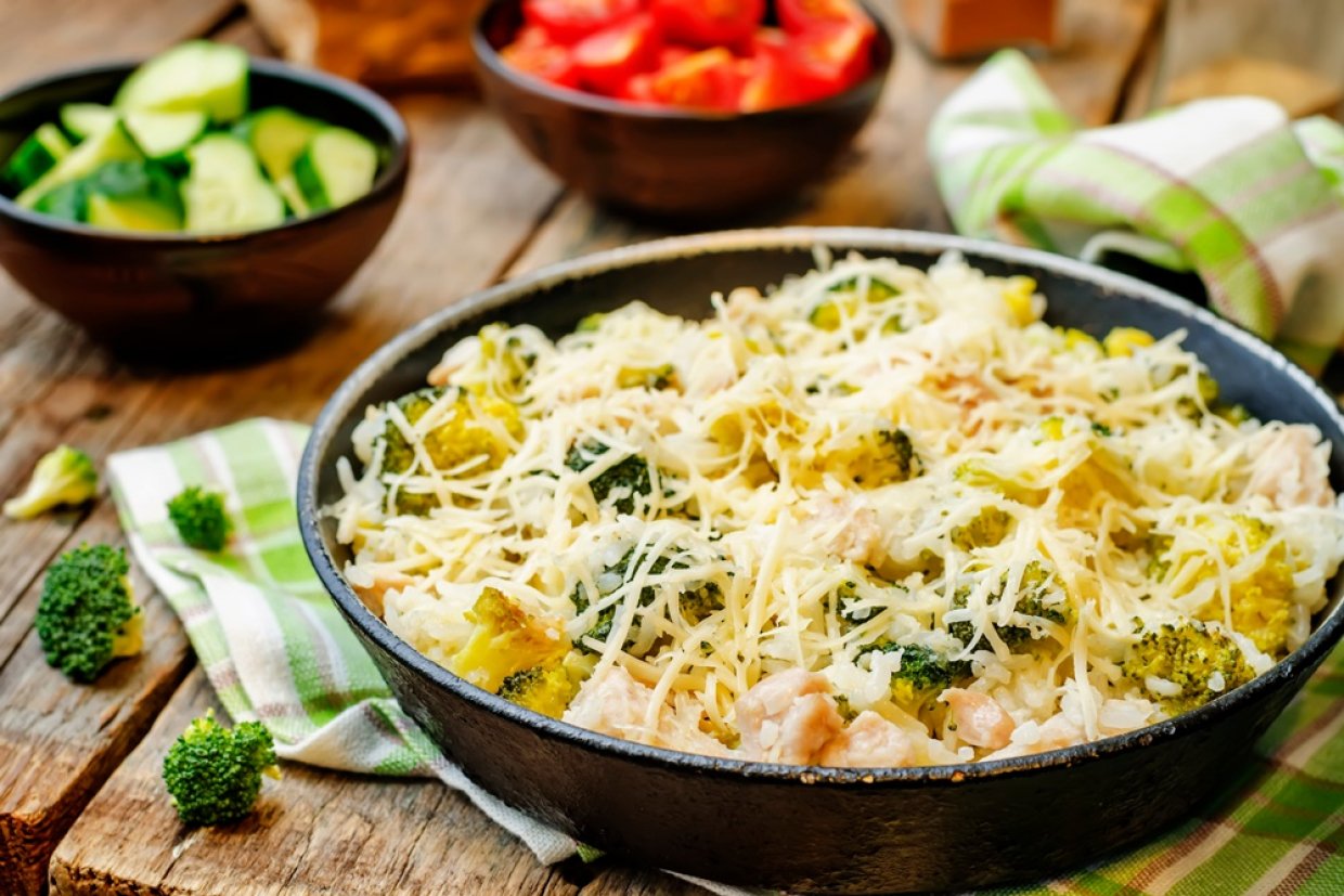 Рисовая запеканка с курицей и брокколи Рисовая запеканка с курицей и брокколи