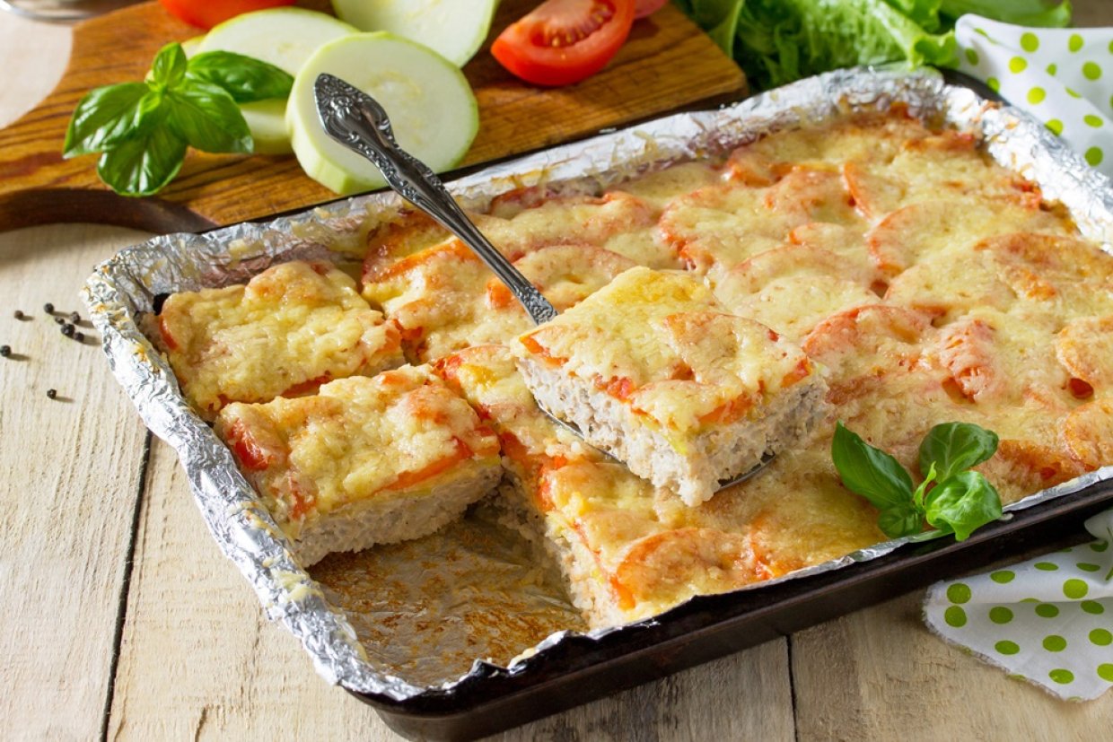 Рисовая запеканка с курицей и кабачками Рисовая запеканка с курицей и кабачками