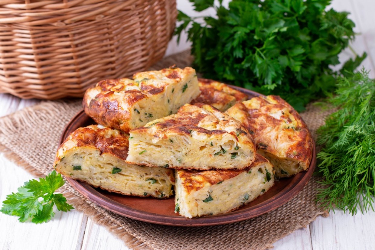 Запеканка из кабачков с сыром и травами в мультиварке Запеканка из кабачков с сыром и травами в мультиварке