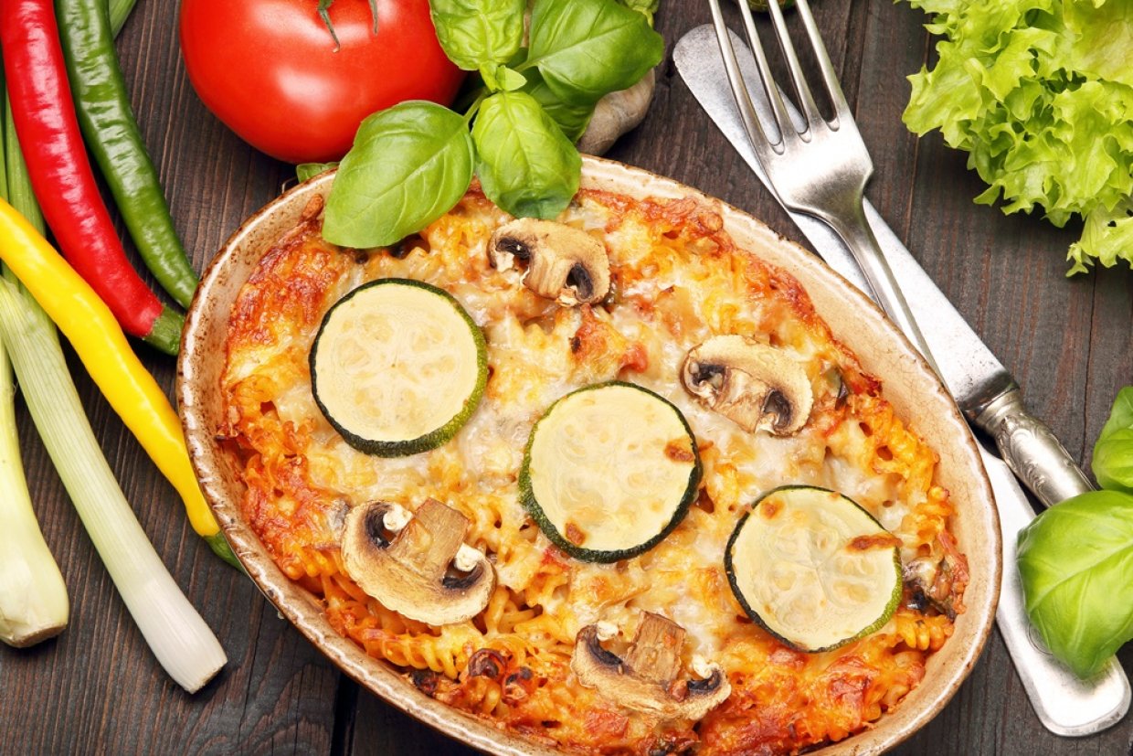 Запеканка из кабачков с грибами и курицей Запеканка из кабачков с грибами и курицей