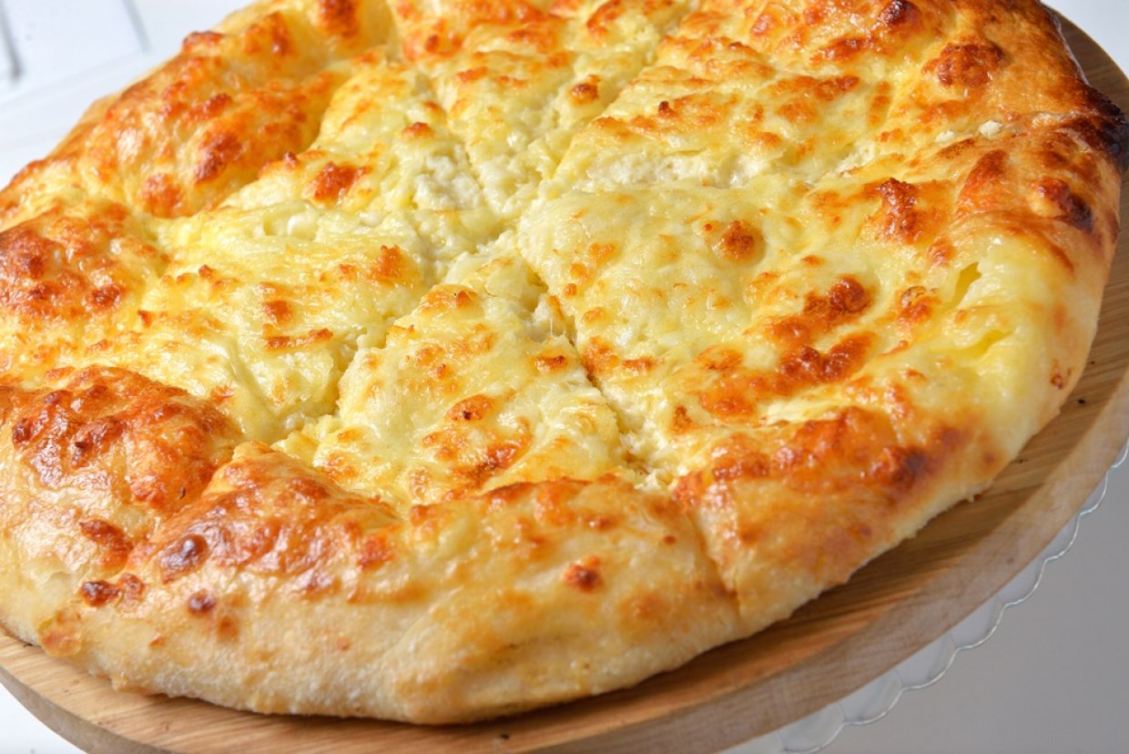 Хачапури с грушей и голубым сыром Хачапури с грушей и голубым сыром