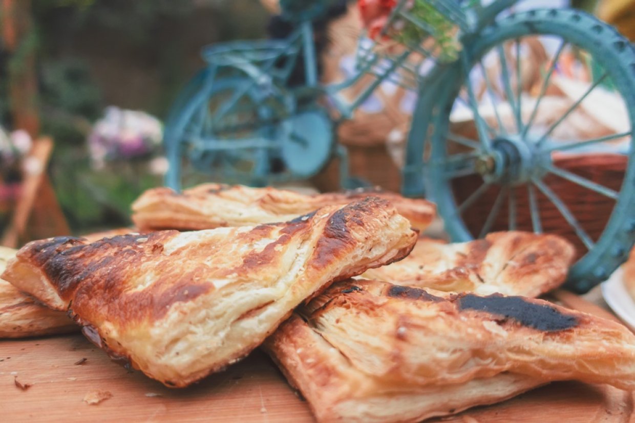 Хачапури с мясом из слоеного теста Хачапури с мясом из слоеного теста