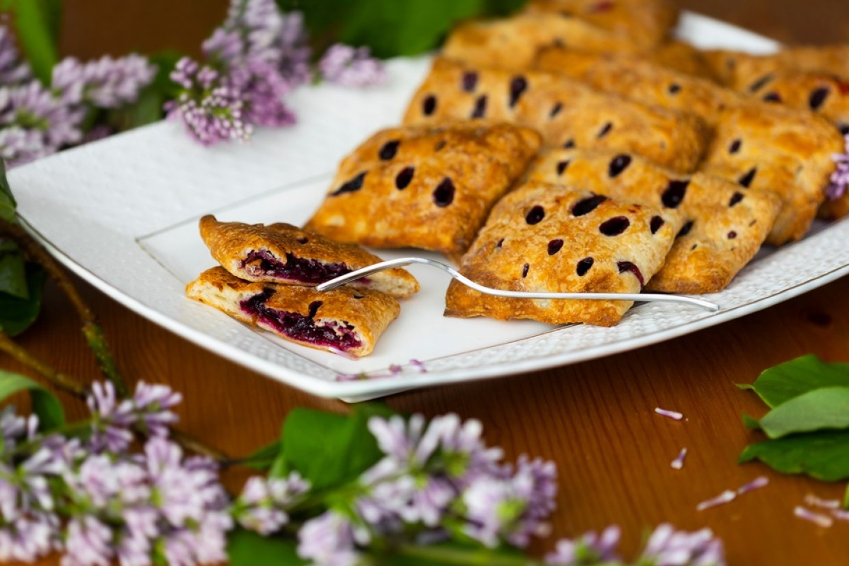 Слойки с черникой Слойки с черникой