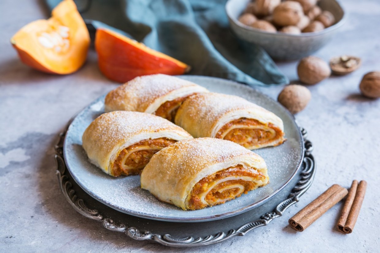 Слойки с тыквой и корицей Слойки с тыквой и корицей