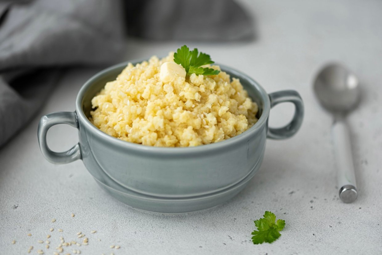Пшенная каша со сливочным маслом и яйцом Пшенная каша со сливочным маслом и яйцом