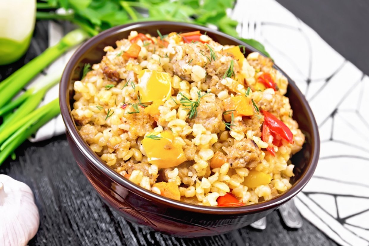 Перловая каша с курицей и перцем Перловая каша с курицей и перцем