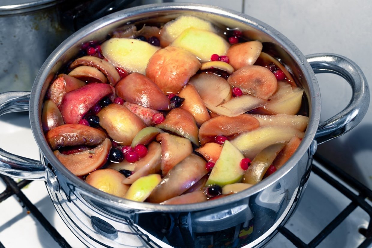 Компот с яблоками и персиками Компот с яблоками и персиками