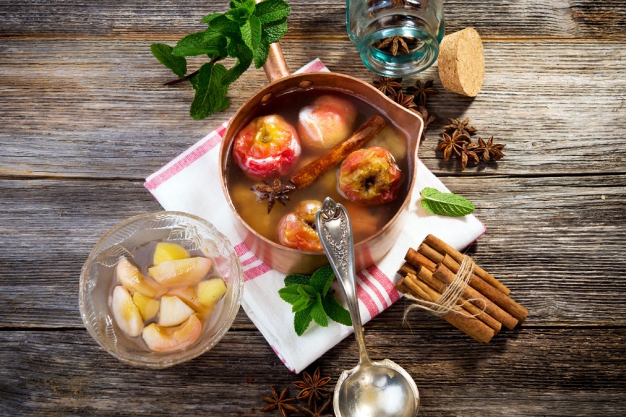 Компот из целых яблок Компот из целых яблок