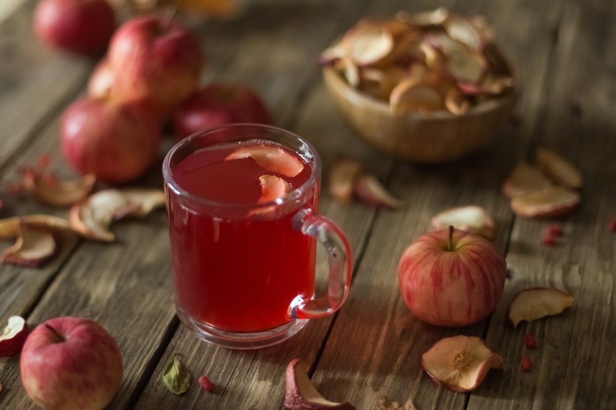 Компот из свежих яблок и сухофруктов Компот из свежих яблок и сухофруктов