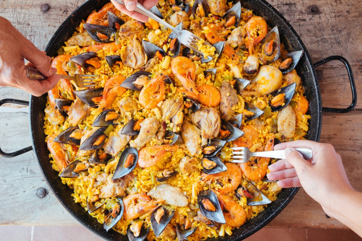 Паэлья с морепродуктами и курицей Паэлья с морепродуктами и курицей