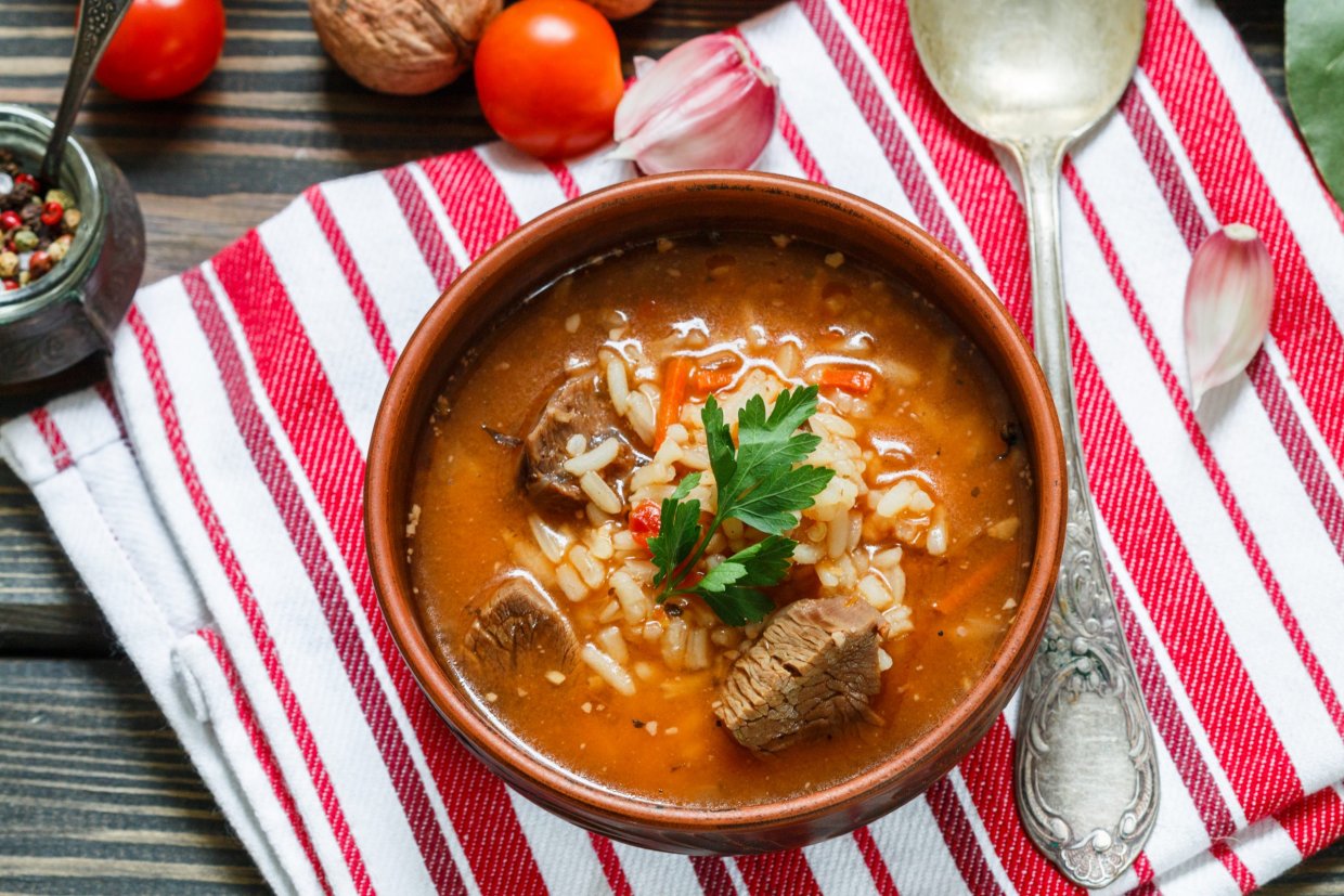 Классический харчо с рисом и чесноком Классический харчо с рисом и чесноком