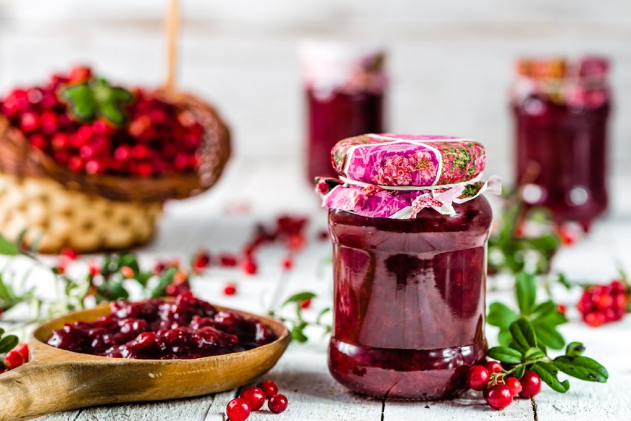Варенье из брусники с орехами Варенье из брусники с орехами