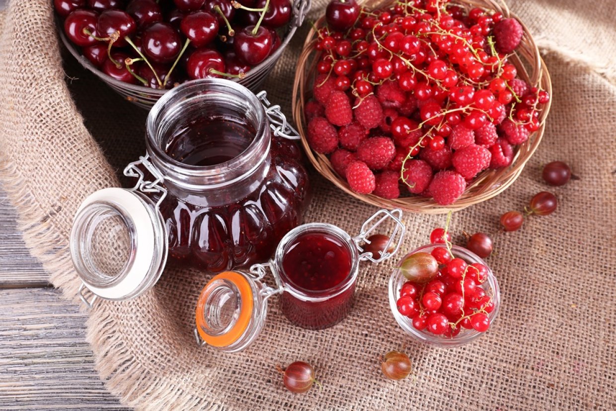 Варенье из вишни и красной смородины Варенье из вишни и красной смородины