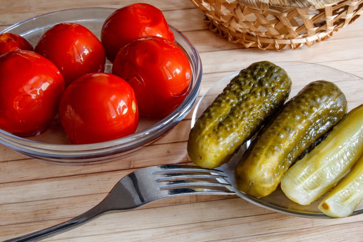 Маринованные черри с корнишонами Маринованные черри с корнишонами