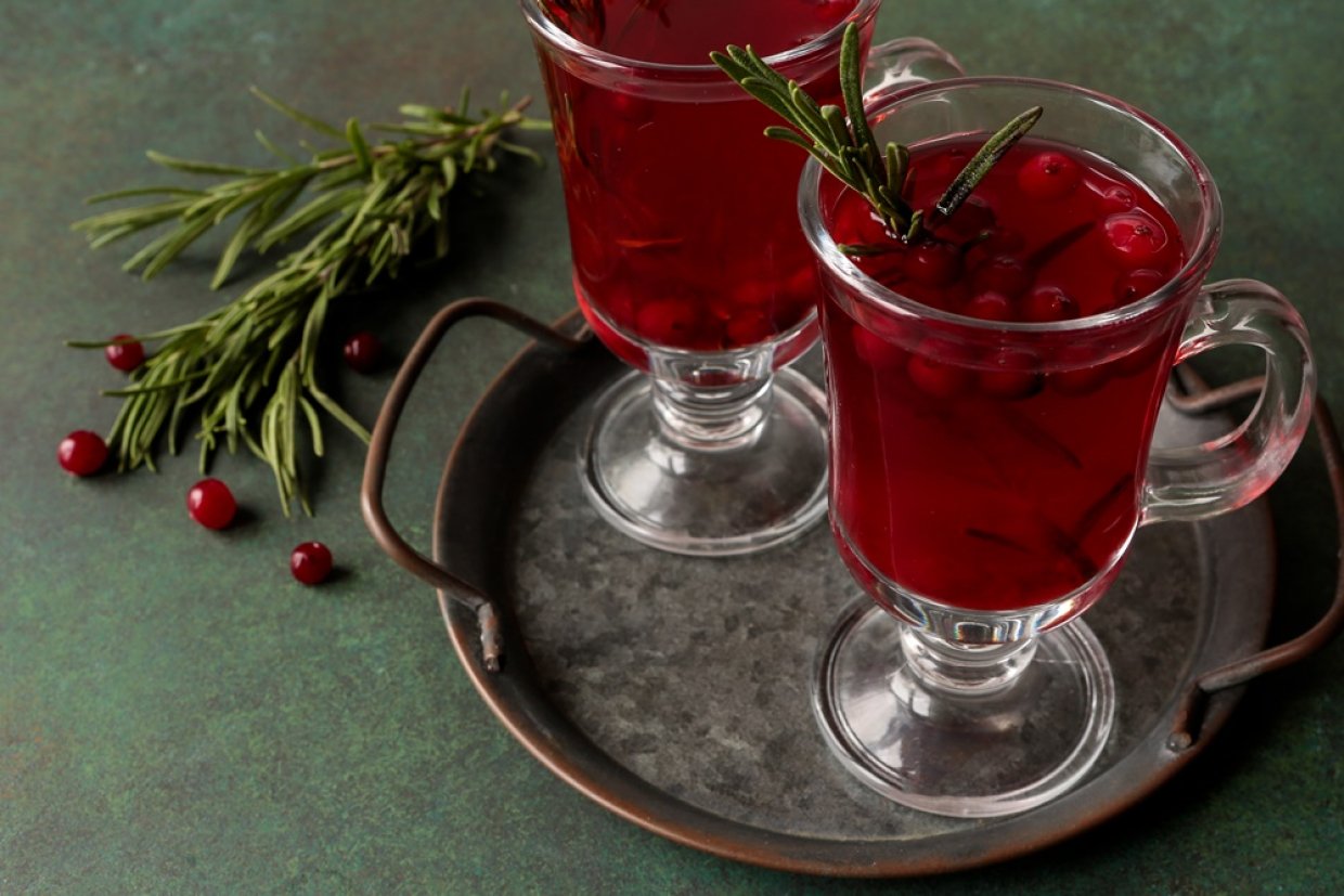 Чай с клюквой и розмарином