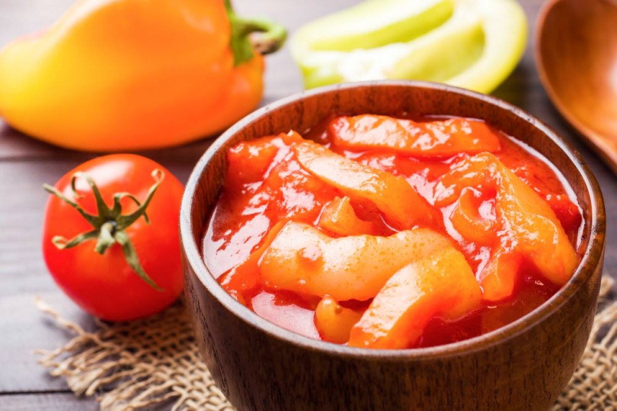 Лечо из болгарского перца с помидорами и уксусом Лечо из болгарского перца с помидорами и уксусом