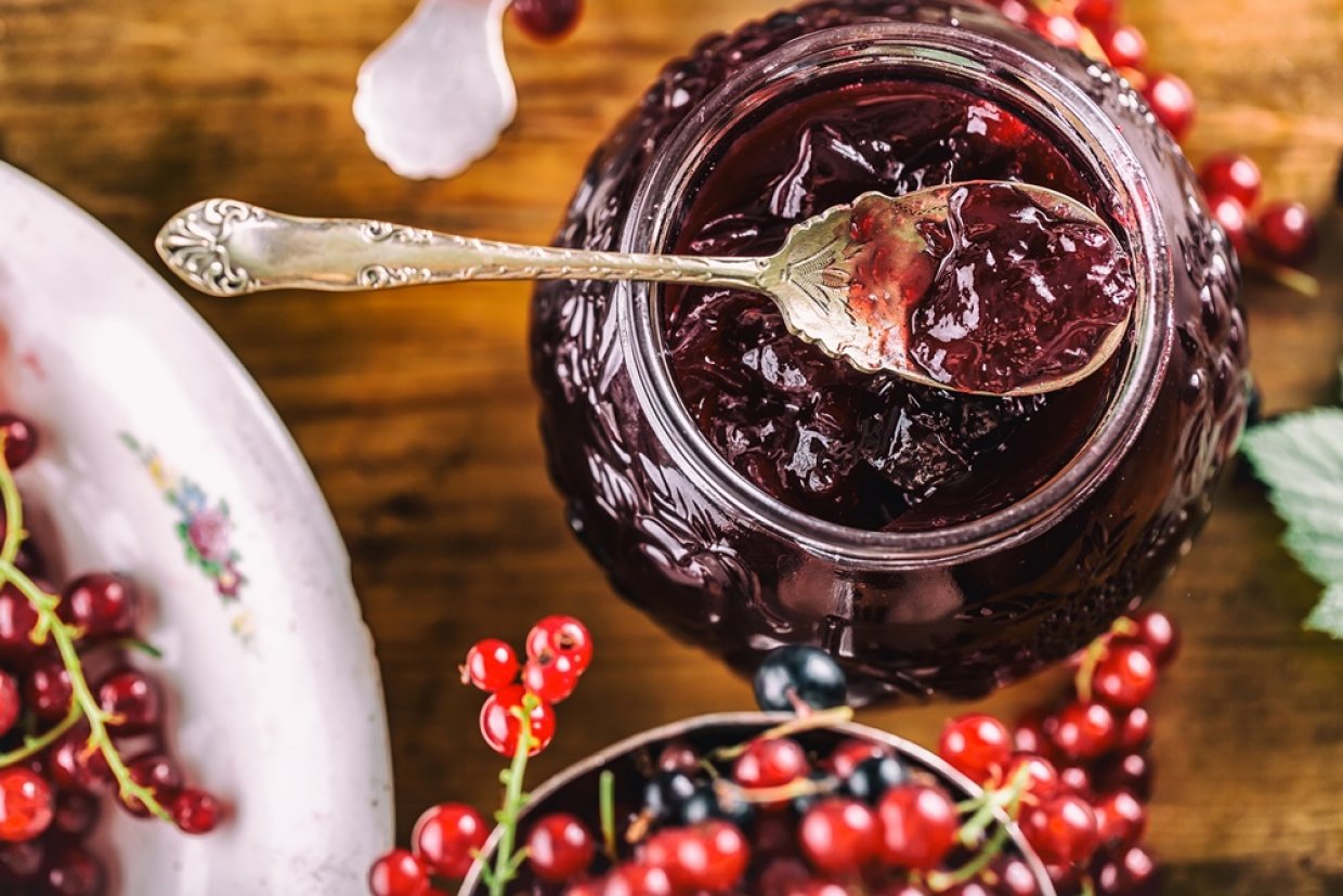 Джем из красной и черной смородины Джем из красной и черной смородины