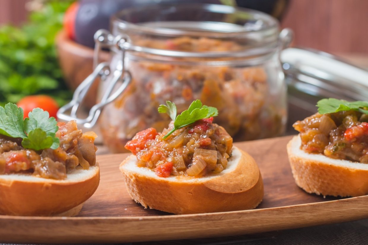Икра из баклажанов кубиками на зиму Икра из баклажанов кубиками на зиму