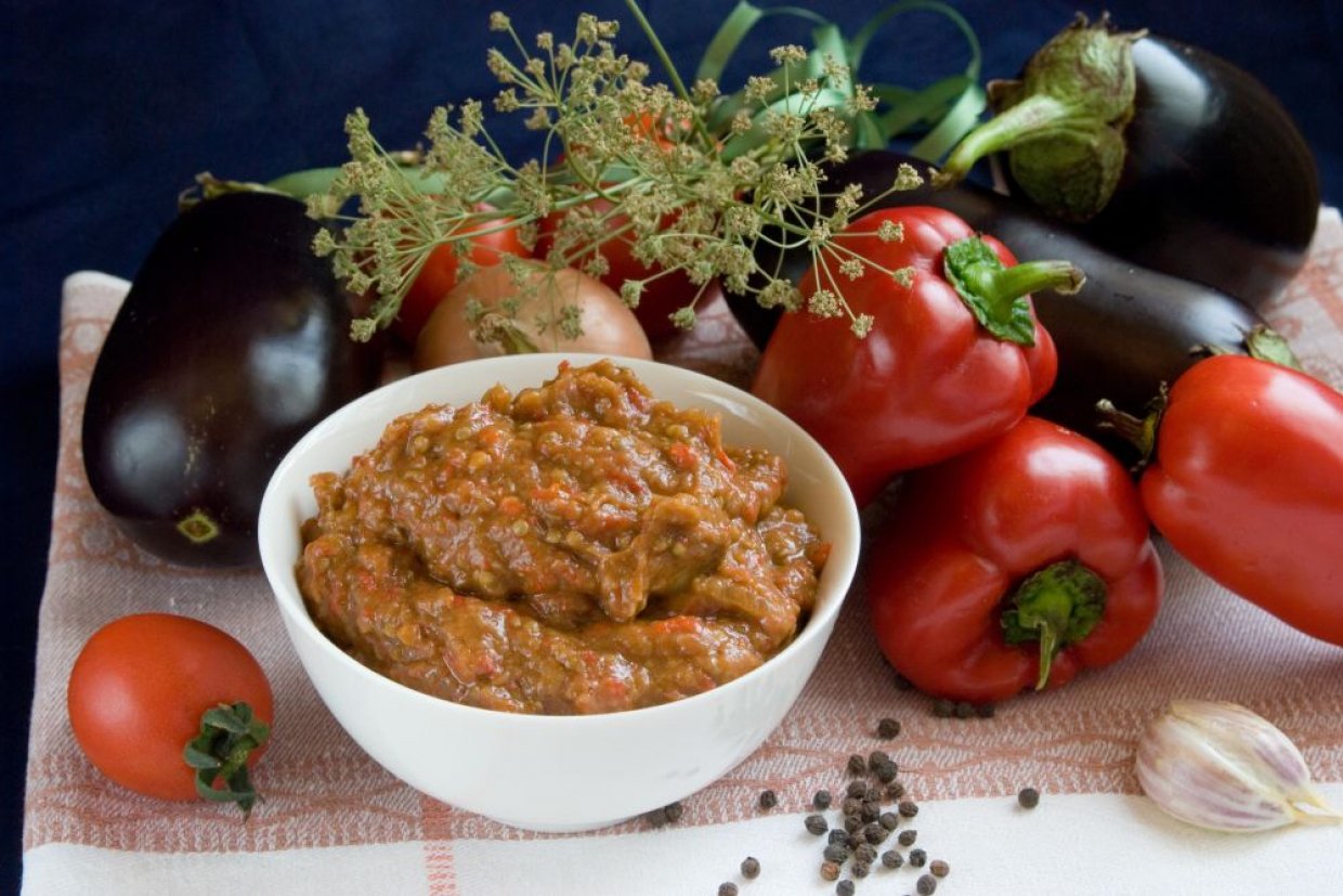 Икра из баклажанов с помидорами на зиму через мясорубку Икра из баклажанов с помидорами на зиму через мясорубку