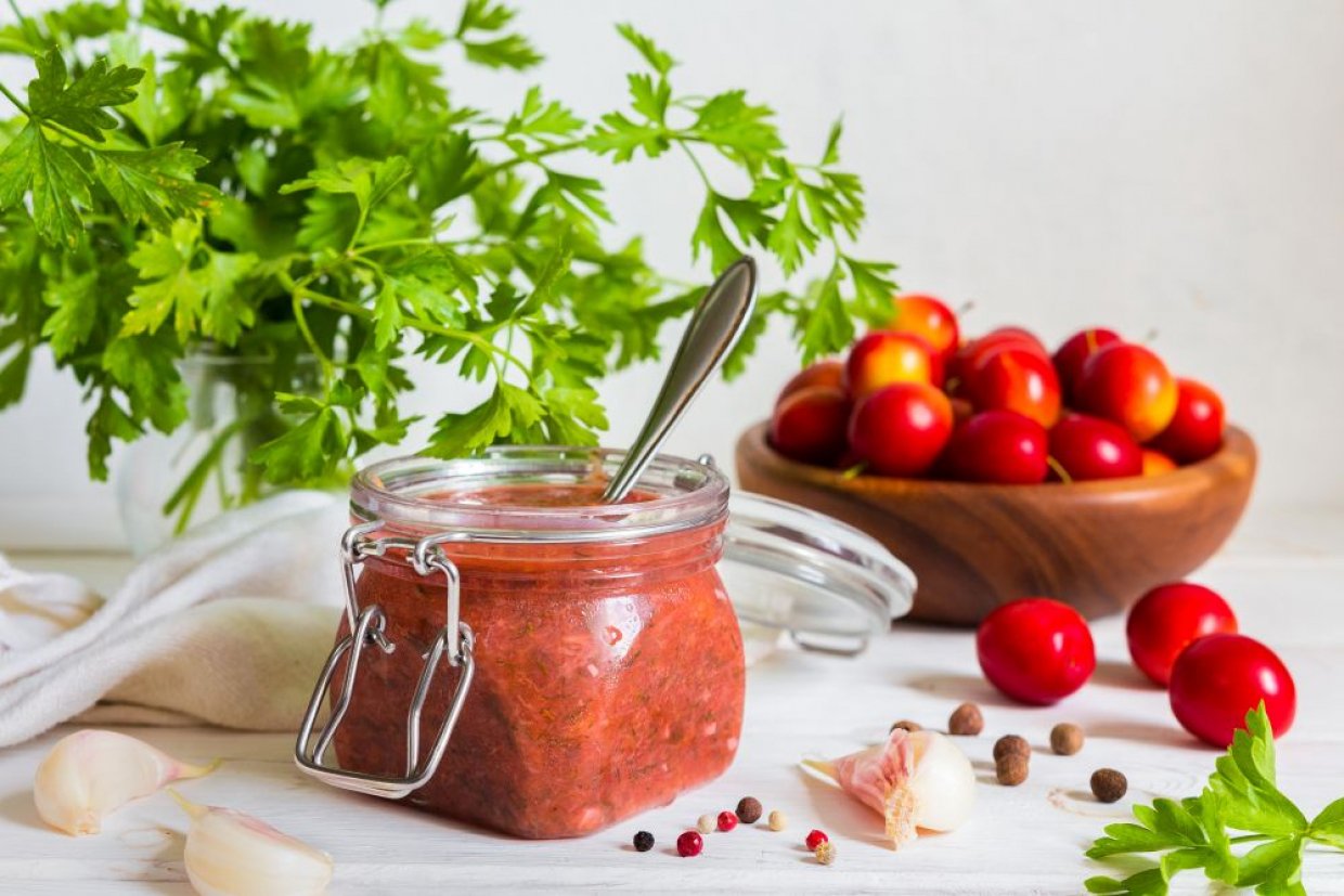 Соус из алычи к мясу Соус из алычи к мясу
